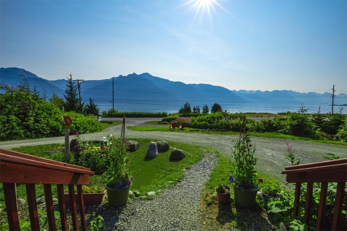 Front Room Lynnview Lodge Haines Exterior foto